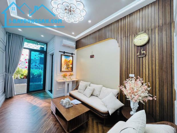 Bán nhà ĐẸP Lò Đúc, DT 42m2, nhỉnh 6 tỷ, Lh: 0984417892.