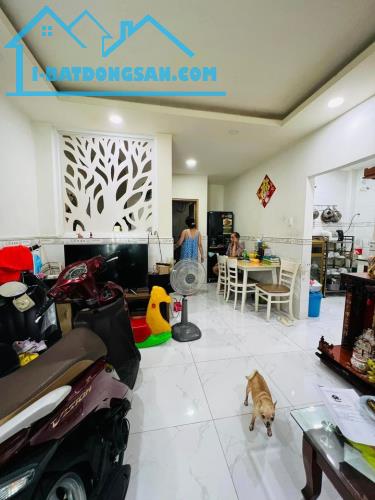Kẹt tiền bán gấp căn nhà, HXH đường Nguyễn Thiện Thuật, Q3, Giá 3 tỷ 5 TL đang cho thuê 17 - 2