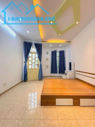 Bán gấp nhà Hương Lộ 2 gần ngã tư 4 xã 46m2 ,2 Tầng Nhỉnh 3 tỷ - 2