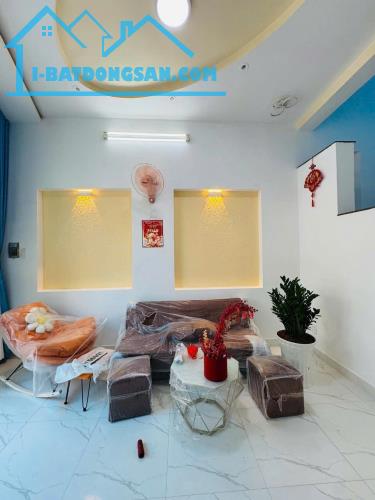 Bán gấp nhà Hương Lộ 2 gần ngã tư 4 xã 46m2 ,2 Tầng Nhỉnh 3 tỷ - 3