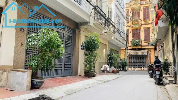 Bán gấp 74m2 đất có nhà riêng 5 tầng, phân lô ôtô tránh, MT 4.5m - 100m ra Hoàng Quốc