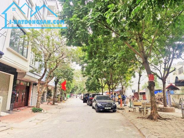 Liền kề Văn La, 50 m2 – MT 4.8m , VỈA HÈ – VIEW SÂN CHƠI , 11 tỷ