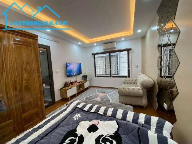 [Ô tô tránh] Bán nhà Mặt Ngõ Kim Đồng,55m2X7T,MT 5m, Giá 15.5 tỷ,KD Sầm Uất