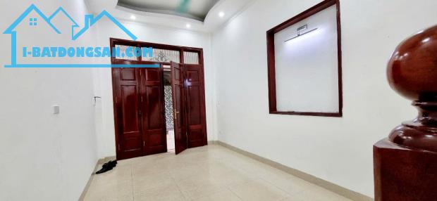 Bán nhà Kim Giang, 35m2, 4 tầng nhà mới, 6.5 tỷ , ô tô đỗ cửa,SÁT KĐT ĐẠI KIM MỚI