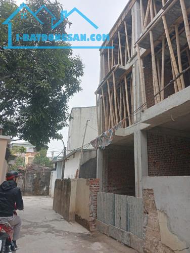 Cc em bán nhanh 2 căn nhà xây tâm huyết tại Trần Bình Trọng, gần Chợ Đông Thành, Trường