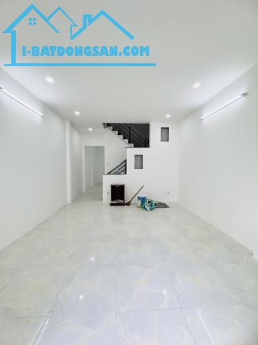 GIÁP QUẬN 1 - 2 TẦNG 2PN - HẺM 3.5M - 4X10M - MỚI ĐẸP - CHỈ 4.3 TỶ