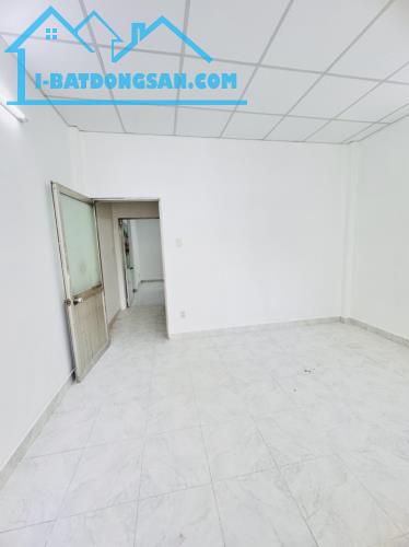 GIÁP QUẬN 1 - 2 TẦNG 2PN - HẺM 3.5M - 4X10M - MỚI ĐẸP - CHỈ 4.3 TỶ - 4