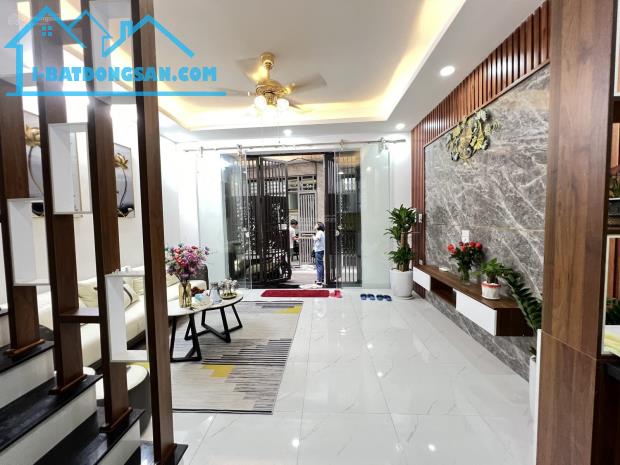 **Bán Nhà Quận Thanh Xuân- NGÕ THÔNG –KINH DOANH-DT32m2x5T Giá 4.65 Tỷ** - 4