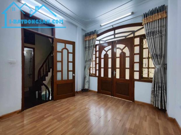 Cho thuê nhà riêng phố Đội Cấn, Ba Đình 35m2, 5 tầng, nhà đẹp ở luôn, ô tô đỗ cửa - 2