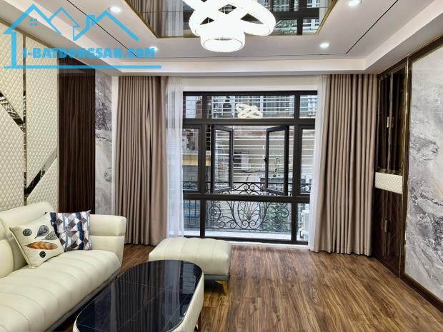 Bán Gấp phân lô, Thang máy ô tô,kinh doanh phố Nguyễn Văn Cừ- Long Biên.DT50m,6T,8.5 tỷ - 1