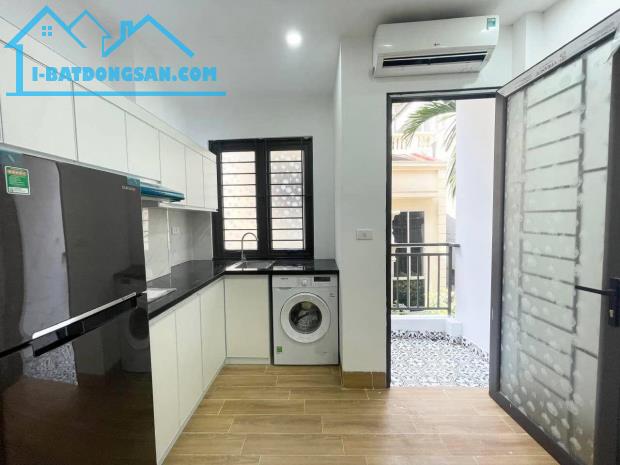 Bán Nhà Giải Phóng. Hoàng Mai. Thang Máy. DT 54m2. MT 3,5m. 4 Tầng. Giá 9.12 Tỷ.