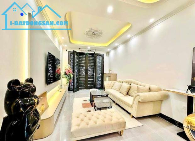 - BÁN NHÀ-TRUNG TÂM #ĐỐNG_ĐA. - THÁI_HÀ- ĐẶNG_TIẾN_ĐÔNG - PHỐ VÍP NHẤT QUẬN. - 5M RA Ô TÔ - 1
