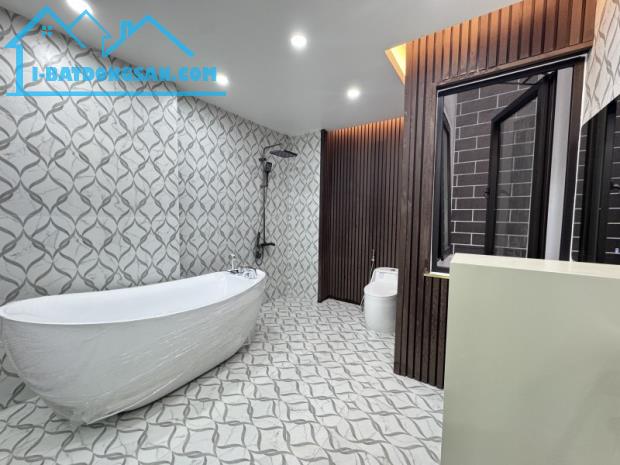 Bán nhà Nguyễn Sơn,Long Biên 5 tầng,68m,Mt5.8m gần oto tránh nhỉnh 13 tỷ - 5