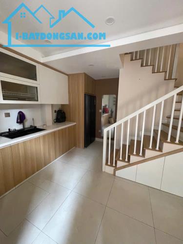CHÍNH CHỦ BÁN NHÀ ĐƯỜNG NGUYỄN VĂN CỪ- NHÀ ĐẸP, HIỆN ĐẠI- VỊ TRÍ ĐỈNH VIP LONG BIÊN - 2