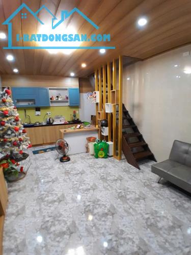 # Nhà Kiệt Trưng Nữ Vương, 50 m2, 2 tầng sạch đẹp, sân rộng, 2.2 tỷ