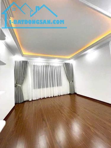 Bán Nhà Cầu Giấy 35/40m2 x5 tầng mt:4m2 -Giá nhỉnh 8 tỷ ( có thương lượng ) - 4