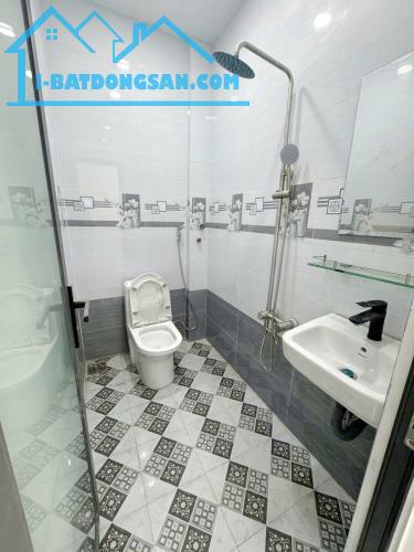 Nhà mới 100% 1 lầu Bùi Minh Trực P5Q8 full nội thất