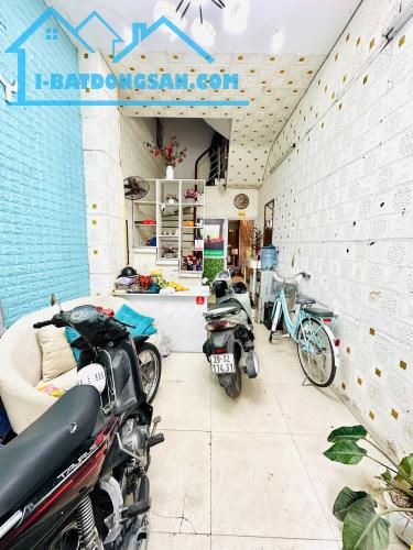 +Bán gấp nhà ở Lạc Long Quân, Tây Hồ, nhà 5 tầng, vỉa hè kinh doanh giá - 2