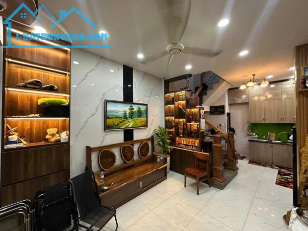SIÊU PHẨM NHÀ ĐẸP 3 TẦNG NGAY GÒ DẦU TÂN PHÚ SÁT HẺM XE TẢI- 28M2 NỞ HẬU 4.3M -CHỈ 3 TỶ XX - 3