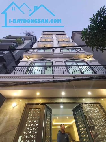 CCMN Phố Xuân La – 7T thang máy 135m2 – Ngõ thông 23 phòng kk – DT 1,8 tỷ/năm – Giá 28Tỷ