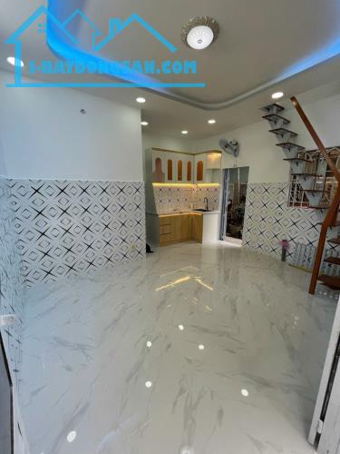 BÁN NHÀ QUẬN 6 - HẺM Ô TÔ - 2 TẦNG 2PN 2WC - NHỈNH 2 TỈ
