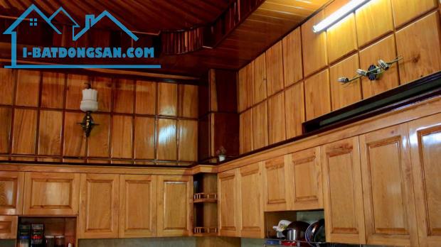 Nhà 2 lầu nội thất gỗ hẻm ô tô đường Trần Phú - gần Nhà hàng Thanh Lịch - 1