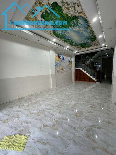 Cho thuê nhà 1 trệt 2 lầu cổng sau công ty Pouchen,Phường Hoá An, Biên Hòa 70m2 Gía 9Triệu - 4