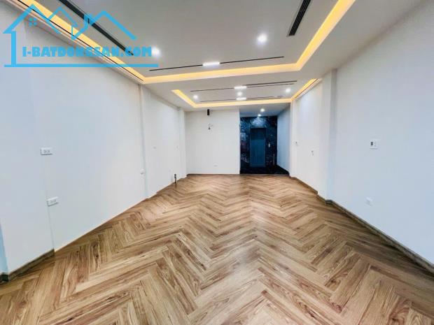 Bán Nhà Nguyễn Khang, 73m², 7 Tầng, Ô Tô Vào Nhà Giá Chỉ 29 Tỷ