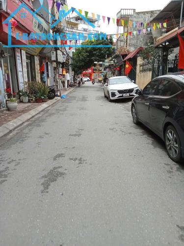 BÁN ĐẤT TRÂU QUỲ GIA LÂM HÀ NỘI Ô TÔ THÔNG DT 85M GIÁ 11.2 TỶ LH 0988009316 XEM VÀ CỌC MUA