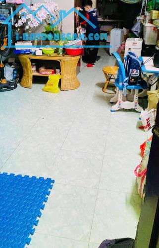 Chính chủ cho thuê nhà cấp 4 khép kín riêng biệt, ngõ 15 đường Ba La, Phú La, Hà Đông.
