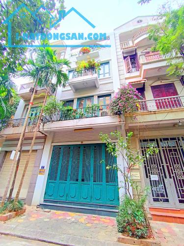 (MẶT TIỀN 7m) Bán nhà HUỲNH THÚC KHÁNG, Đống Đa. Mặt ngõ đẹp nhất, ô tô tránh. DT 54m x 4 - 1