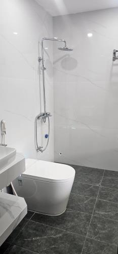 Bán nhà mặt phố trung tâm Q. Đống Đa DT 106m x 5T. Mặt tiền 4.5m - 4