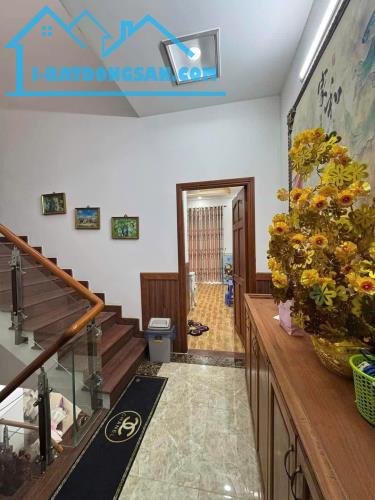 Cần bán Nhà 1 trệt 2 lầu gần Trường THCS bình chánh - 5x20m2 giá 3 tỷ 100 !! - 1