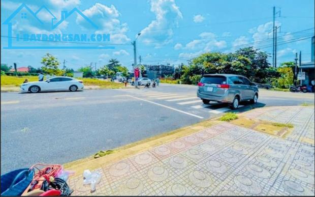 BÁN GẤP 2.2 sào (15X119=2.239m) nở hậu 35m,sát trung tâm trường chợ thị xã,186tr - 1