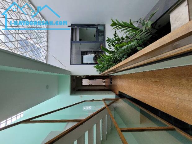 NHÀ CỰC ĐẸP PHẠM VĂN ĐỒNG - 5 PHÚT RA SÂN BAY - HXH - DT103M² - 4 TẦNG LẦU - NHỈNH 12 TỶ
