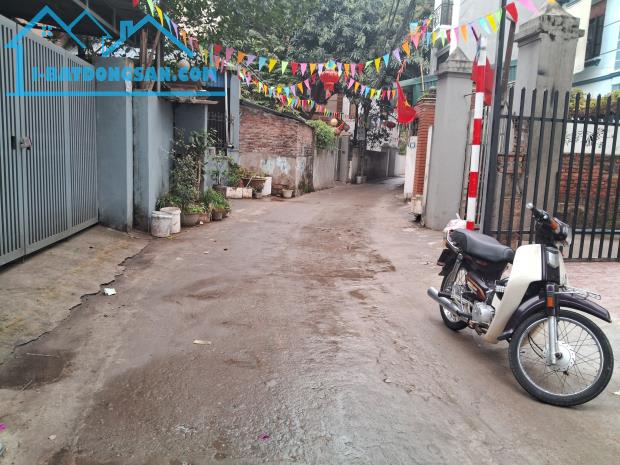 BÁN NHÀ THẠCH BÀN - THANG MÁY - GARA Ô TÔ - 45M2 GIÁ HƠN 8 TỶ