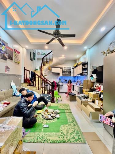 Bán Nhà Tân Triều Ngõ 124 30m2 5 tầng nhà đẹp ở ngay chỉ 5.4T.