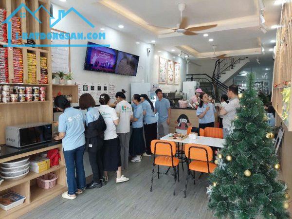 Quận Bình Thạnh , Nhanh Còn ! Quán Mì Hàn Quốc Tự Động ! MB đẹp, DT : 4m x 22m, Tel :