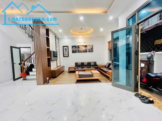 TUYỆT PHẨM HOÀNG NHƯ TIẾP BỒ ĐỀ - DT46m, nhà 5 tầng, MT6,6m giá Nhỉnh 9 đồng. - 4