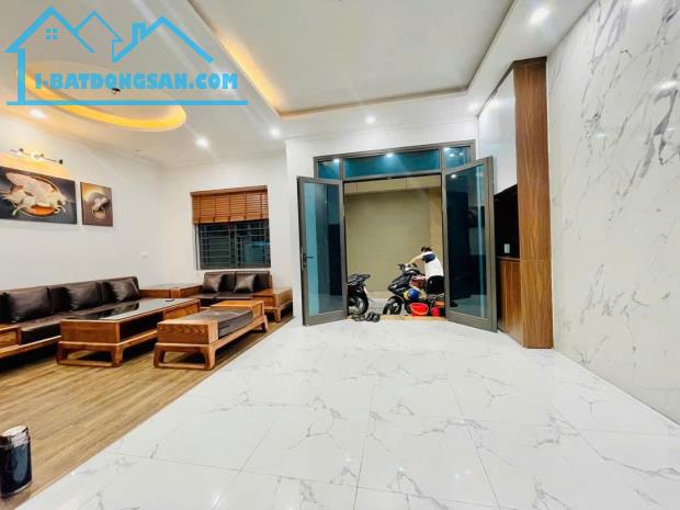 TUYỆT PHẨM HOÀNG NHƯ TIẾP BỒ ĐỀ - DT46m, nhà 5 tầng, MT6,6m giá Nhỉnh 9 đồng. - 1