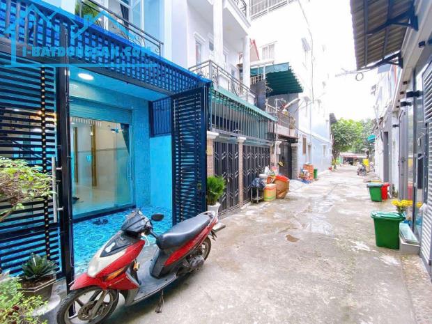 Bán Nhà 2 Lầu Hẻm Xe Hơi 1979 Huỳnh Tấn Phát - 4m x 14m - Giá: 5 Tỷ 500 triệu - 2
