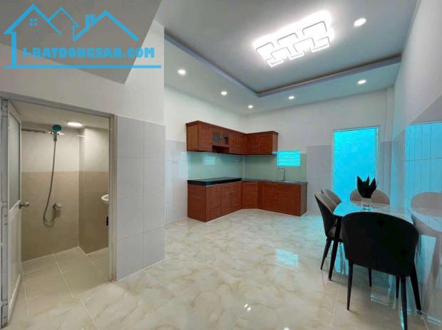Bán Nhà 2 Lầu Hẻm Xe Hơi 1979 Huỳnh Tấn Phát - 4m x 14m - Giá: 5 Tỷ 500 triệu - 4