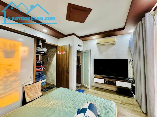 **QUẬN 5 Bán gấp căn nhà 5 tầng Thang máy đường Trần Tuấn KhảI - Bùi Hữu Nghĩa, chỉ 15.3 - 3