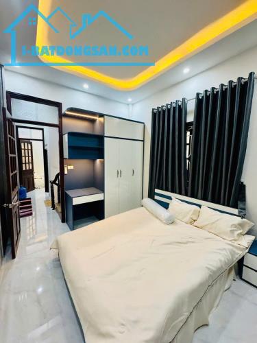 Cho thuê nhà nguyên căn Phố Bùi Xương Trạch, 5 tầng, 33m2, 7 ngủ, 14 Triệu vào ngay - 1