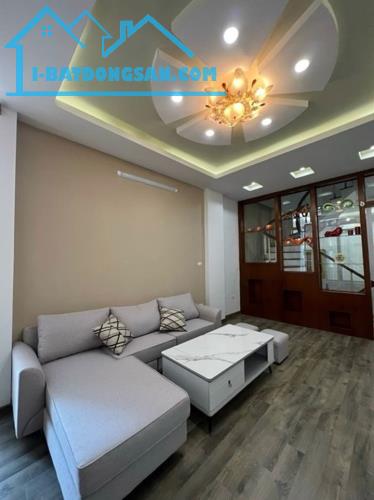 Bán Nhà Phú Diễn 40m², 5 Tầng, Mặt Phố, Kinh Doanh, Giá Chỉ 9.4 Tỷ