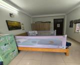 Bán nhà Phố Ngô Gia Tự Long Biên, DT: 33m2 lô góc dân xây chắc chắn, ngõ nông, giá rẻ nhất