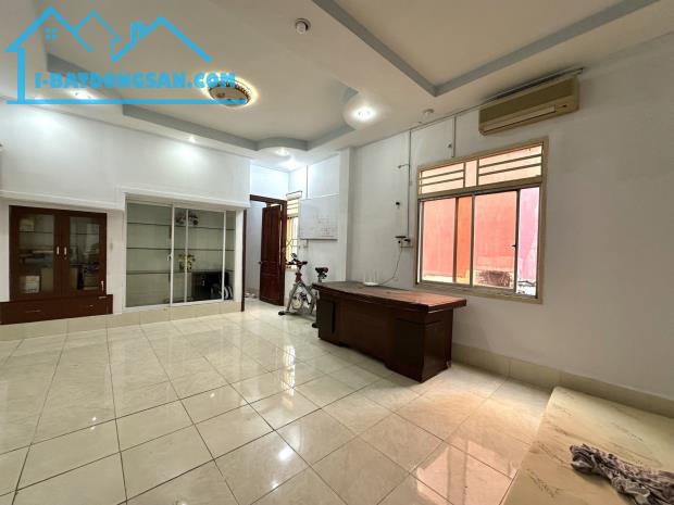 BÁN NHÀ TÂN PHÚ - CHDV DÒNG TIỀN 10%/NĂM - HXH - 130M2 - 3 TẦNG SỔ A4 - CHỈ 7 TỶ. - 1
