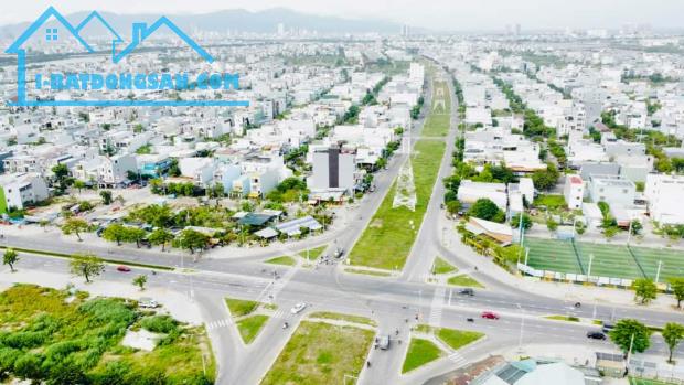 Hàng Hiếm 👉 3 lô liền kề duy nhất đường 29/3 đảo vip Hòa Xuân. 375m, hướng đông nam.