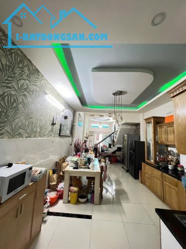 NHÀ BÁN KHU PHÂNLÔ - GẦN CV LÀNG HOA & ST EMART 2 - HXH - DT 65M² - 4 TẦNG LẦU CHỈ NHỈNH 6 - 1