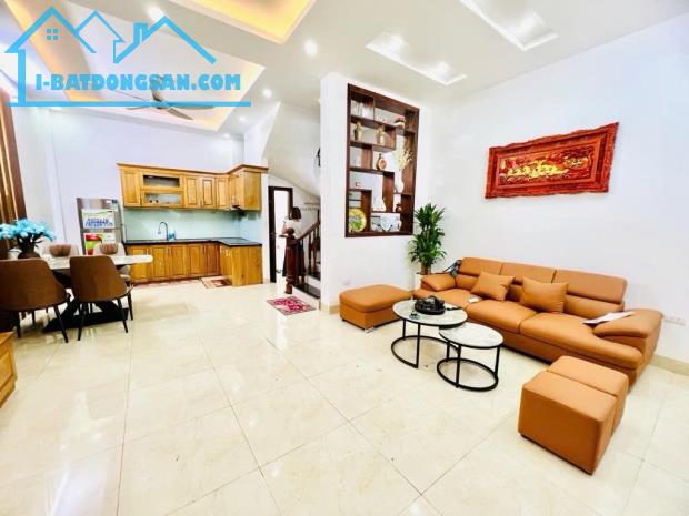 Bán nhà khu vực Hà Đông - nhà mới - ngõ ô tô tránh